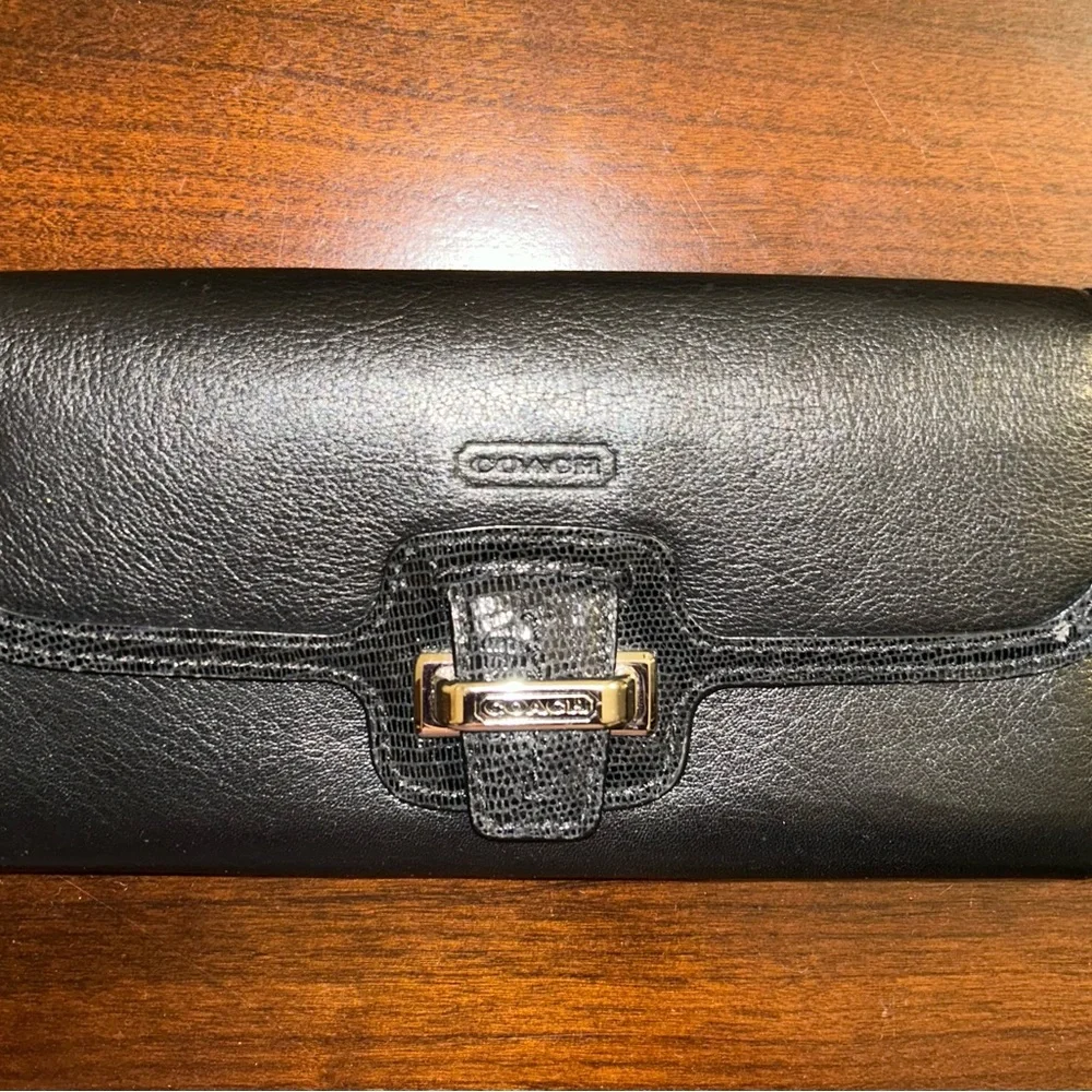 Coach Wallet - Picture 1 of 12